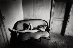 Nude on Sofa photo by Jeanloup Sieff, sometime in the &lsquo;70s