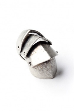 stil - knight armor ring (antique silver) | Stil | 80&rsquo;s Purple