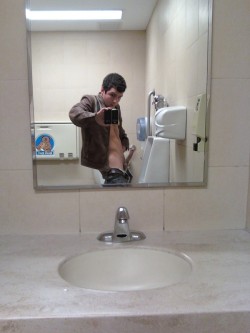 Hmmm &hellip; I wonder how many times a day this happens in public men&rsquo;s rooms?