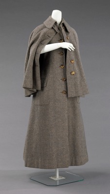 defunctfashion:  Sporting Coat | c. 1885 This overcoat, which does not follow the bustle silhouette of the period, would have been worn for sporting activities where the popular bustle style would have been difficult to wear, such as shooting and hiking.