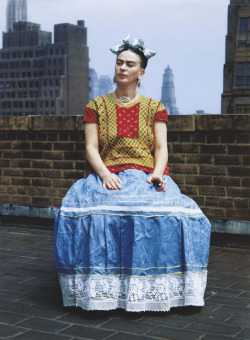 Frida Kahlo in New York photo by Nickolas Muray, 1946