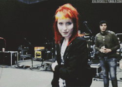 yelyahwilliams:  hayleynicholewilliams:  weloveyelyahwilliams:   Today *—-*  &lt;3  Ok, I know it’s ridiculous that I keep reblogging clips of our UStream today… but IT WAS SO FUN. and and and WILL YOU PLEASE LOOK AT JEREMY? 