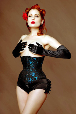 Oh man if this was an overbust corset I would be all over it. So pretty.