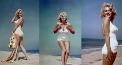  Marilyn Monroe’s thighs touched when she walked, when she sat down, her stomach sometimes rolled over her waistband, her butt jiggled when she walked, and these were her measurements: Weight: 118-140 pounds Bust: 35-37 inches Waist: 22-23 inches Hips: