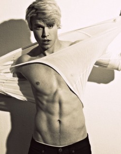 Chord Overstreet . .  how can you not drool?
