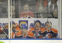 lighttheskies:  The boys have a party in the penalty box. 