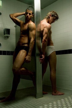 gayundies:  Whenever I’m in public showers I can’t help but wonder what could happen if only I dared… 