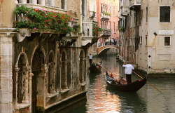 call me an artsy fag but I always wanted to go on a gondola with a cute boy taking pictures of the scenery.