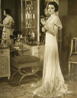 vintagegal:  Claudette Colbert in “Misleading Lady” 1932 