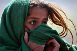 naturalprairie:  Afghan girl 