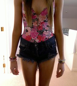 glitterfirew0rks:  have this top! or well