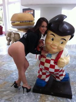 Mannymiles:  Kristina Rose And Her Little Friend, Big Boy.   
