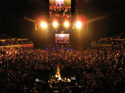 bruno-mars:  April 08, 2011, Araneta Coliseum