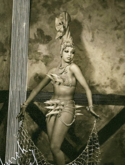  Josephine Baker in costume for the Ziegfeld Follies of 1936 