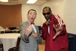 catbountry:  sheepythewise:  40ouncestofreedom:  ummm, this is perfect.  two best people on the planet  OH MY GOD, SNOOP, STOP BEING SO AWESOME, I CAN’T HANDLE IT. 