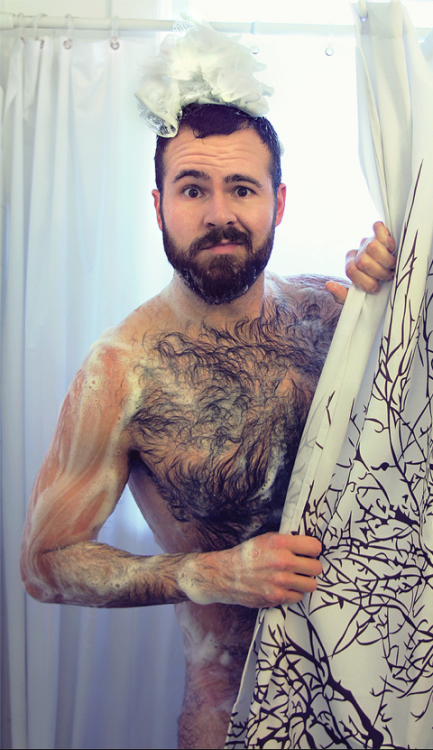thedailybeard:  bordering on a little too risque for TDB but this show cases some great chest hair.  