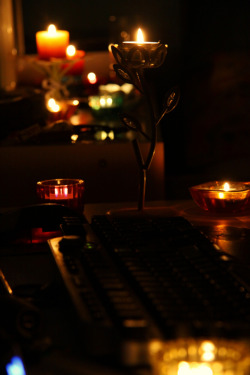 i put out candles in my room tonight to relax and ended up photographing them. quite typical.