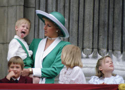 wonderlandless:   Princess Diana with Prince Harry  a bamf since always 