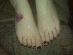 Jennsfeet:  Cum On Feet :)