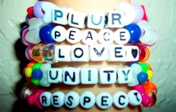 c0caine-dr1ps:  didnt know my kandi would get sew many notes. lost the respect one, gave my plur one to my best friend in vancouver, gave the unity one to my summer fling 