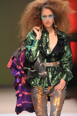 I Would Completely Rock This Purse. Vivienne Westwood Anglomania Spring/Summer 2011