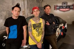blitzkreigbopp:  fuckyeahpop-punk:  blink-182 and My Chemical Romance are headlining the Honda Civic Tour this year. August 5 Holmdel, NJ PNC Bank Arts Center *August 6 Wantagh, NY Nikon Theatre at Jones Beach *August 7 Wantagh, NY Nikon Theatre at Jones