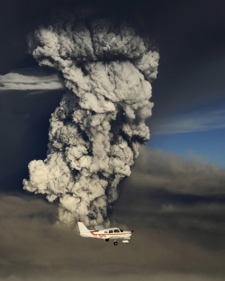 tscp:  Another Icelandic eruption: Grimsvotn volcano - The Big Picture - Boston.com 