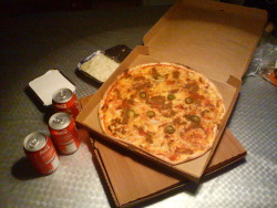 Pizza And Pretty Little Liars Marathon With @Tugcebaran N&Amp;Rsquo; @Mariesenghore.