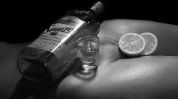 be-risque:  impudent-darling:  How about some body shots? (;  Bodyyyy shots. Can’t think of a better way to start the weekend. ;)  WOO!