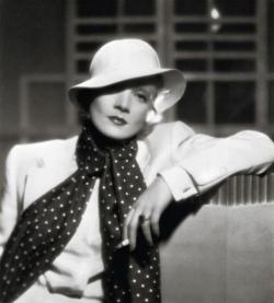 wehadfacesthen:  Marlene Dietrich, 1930s, always glamorous 