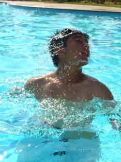 I wana learn how to swim, and have the water flow through my hair&hellip;.  summer of 08? i miss that summer haha