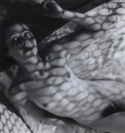billyjane:  Résille de lumière, 1935 by Pierre Boucher from Drouot  voll schön