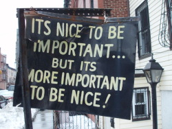 funny-pictures-uk:  It’s important to be nice. 
