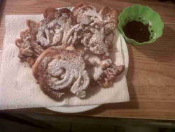 my cousin and biffle made funnel cakes wif