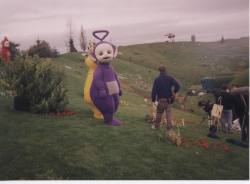 t92marihoene:  manda:  escapings:  uglierr:  cupids-addiction:  Oh… So this…WASN’T filmed on…….a soundstage? Oh. This is most def creepy as fuck. sorry but can you imagine driving by one day and just seeing the fucking teletubbies out your window