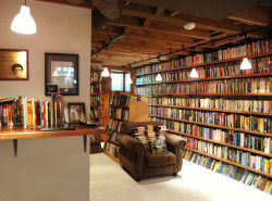  Neil Gaiman’s personal library. A little book porn for all of you readers out there. 