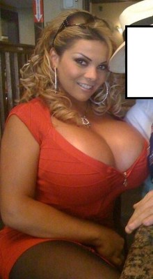 worldofboobs:  Who says that big voluptuous girls with huge breasts can’t look goddamn gorgeous ?   now this is one girl you can say is voluptious,smashing picture,mmmmm,xxx