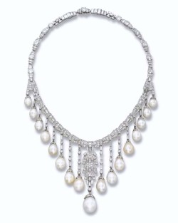 omgthatdress:  Art deco necklace ca. 1930 via Christie’s 