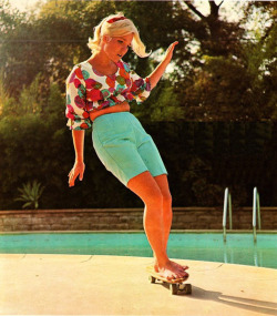  Patti McGee was the first pro female skater, the first to win the national female championships, and the first female inducted into the Skateboarding Hall of Fame. 