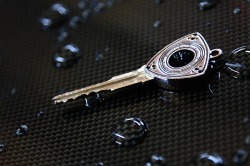 fuckyeahcargasm:  Slick key Featuring: Mazda RX-7 FD3S key 