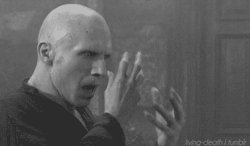 liane-sara:  O que eu vejo:  ( ) O Voldemort