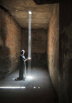 revisit-babylon:  Collecting Light Egypt