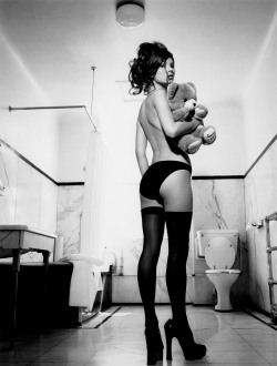 melisaki: Kate Moss photo by Kate Garner,