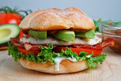 gastrogirl:  grilled chicken and avocado club sandwich.  LA QUIERO 