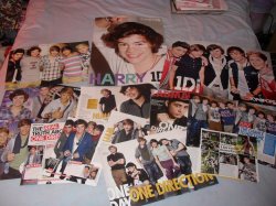 ONE DIRECTION GIVEAWAY I&rsquo;m not a HUGE One Direction fan so I won&rsquo;t be using these posters/magazine clippings &amp; thought instead of chucking them away, I&rsquo;d give them away. It includes; A double page poster Two A3 posters (Harry &amp;