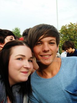 Me &amp; Louis outside Trax FM. Doncaster. 17th August 2011.I&rsquo;m beyond happy I got this picture, I&rsquo;ve tired WAYY too much times to meet him &amp; failed. I hate me on this picture but idec, he looks beaut &lt;3 