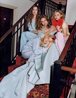 elle-epoque:  Elle Fanning, Hailee Steinfeld, Chloe Moretz, and Natalia Vodianova in Vogue 