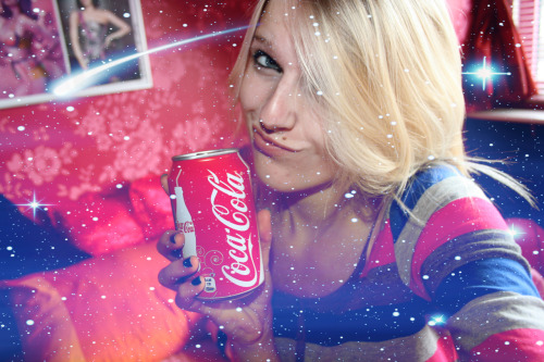 So this is a picture of myself. I’m a bit bored tonight. i like coca cola, haha.