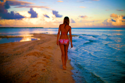 suntans-n-bikinis:  Suntans-n-bikinis  ❀✌☮☯ Follow Suntans-n-bikinis for that wicked Summer Vibe!! ❀✌☮☯ 