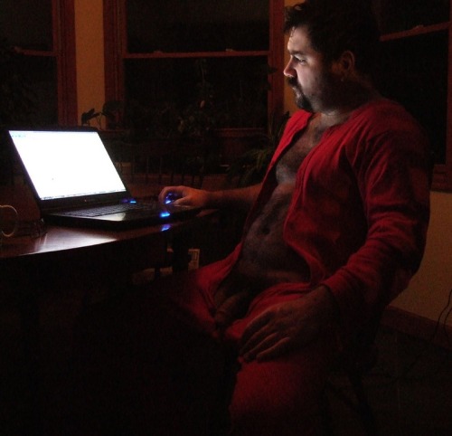 jeffsmen:  Four lovely things : the mood, the chiaroscuro, the red union suit, & the man. 